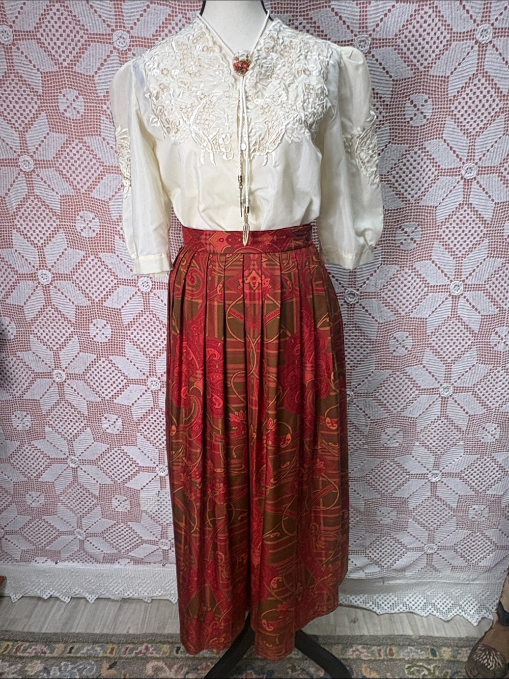 Vintage Alfred Sung 100% Silk Pleated Midi Skirt Size 6